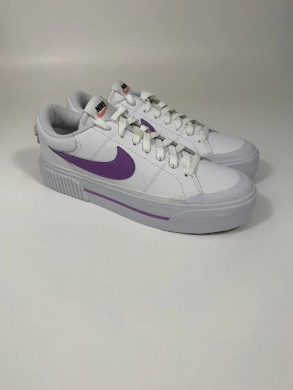 Nike Sneakers Female White Size:8.5 Legacy Lift Low Shoe White/Fuchsia/Black
